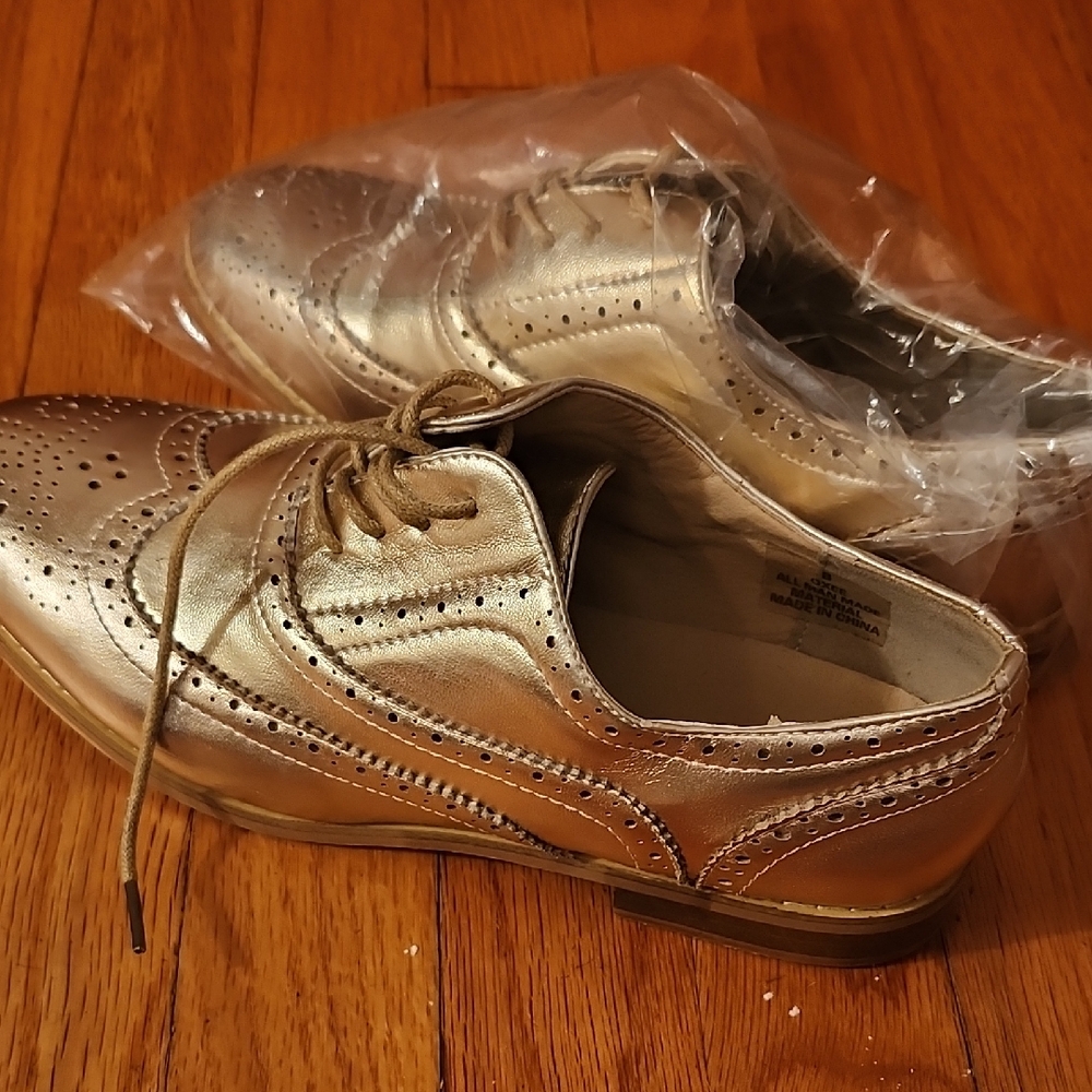 Oxfords, Metallic Gold Sz 8 New